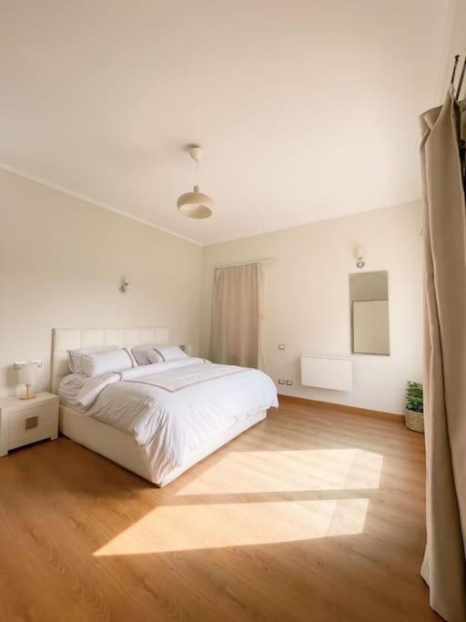 Modern & Sunny 1br In New Caïro