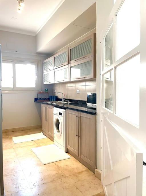 Modern & Sunny 1br In New Cairo