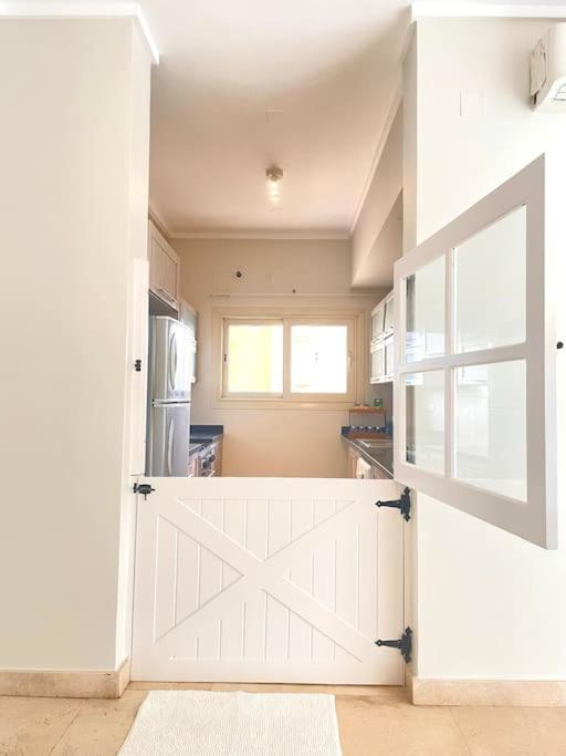 Modern & Sunny 1br In New * Cairo
