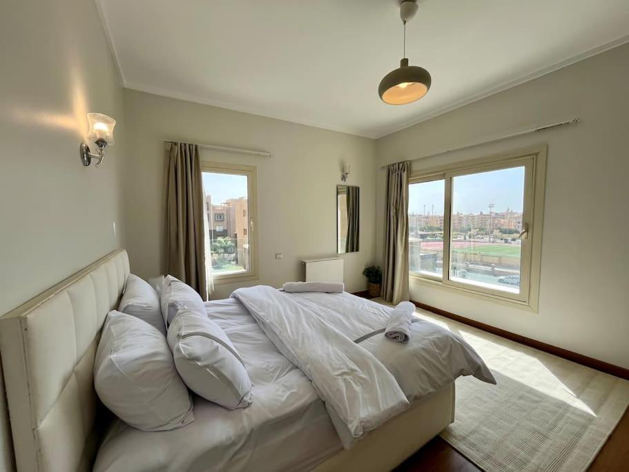 Modern & Sunny 1br In New * Cairo
